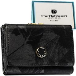 Elegancki portfel damski ze skóry naturalnej i ekologicznej w czarnym kolorze Peterson PTN PS15-09-MLF. Czarne portfele Peterson, bez wzorów, ze skóry. Za 119.99 zł.
