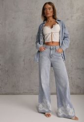 Niebieskie Jeansy Szerokie w Styku Boho z Ozdobnym Nadrukiem na Nogawkach Endippe. Niebieskie jeansy Renee, l, z aplikacjami, z jeansu, boho. Za 119.99 zł.