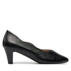 Czółenka Caprice. Czarne czółenka Caprice, bez wzorów, bez obcasa, bez zapięcia. Za 269.99 zł.