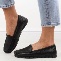 Czarne mokasyny damskie S.Barski 97630 Skóra. Czarne mokasyny S.BARSKI, bez wzorów, ze skóry. Za 149.00 zł.
