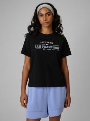 4F T-shirt boxy z nadrukiem damski - czarny S. Czarne t-shirty 4f, s, bez wzorów, z jeansu, bez kołnierzyka, bez ramiączek. Za 69.99 zł.