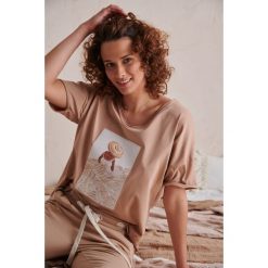 T-shirt Damski Dune BS Ciepły Beż. T-shirty blue shadow, s, z aplikacjami, z bawełny, bez kołnierzyka, bez ramiączek. Za 149.90 zł.