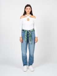 Guess Jeansy "Mom Fit" | W2GA21D4MU1 | Kobieta | Niebieski. Niebieskie jeansy Guess, z aplikacjami, z bawełny, z podwyższonym stanem, długie. W wyprzedaży za 349.00 zł.