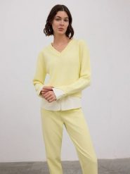 BGN Sweter w kolorze żółtym rozmiar: 40. Żółte swetry BGN, bez wzorów, z wełny, bez ramiączek. Za 153.71 zł.