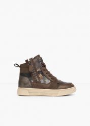 Sneakersy Mustang z wysoką cholewką i zamkiem. Brązowe buty sportowe lifestyle bonprix, bez wzorów, sportowe, przed kolano, bez zapięcia. Za 349.99 zł.