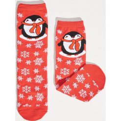 Świąteczne skarpetki z pingwinem - Czerwony. Skarpetki marki ARTENGO. Za 12.99 zł.