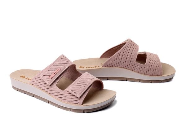 INBLU AG-15 023 różowy, klapki damskie. Czerwone klapki Inblu, bez wzorów, bez obcasa, bez zapięcia. Za 59.99 zł.