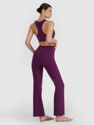 4F Legginsy do jogi i pilatesu z rozszerzanymi nogawkami damskie - fioletowe S. Fioletowe legginsy 4f, bez wzorów, z dzianiny, eleganckie. W wyprzedaży za 149.99 zł.