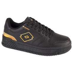 Buty damskie sportowe klasyczne SCOPI GC. Czarne buty sportowe lifestyle Lotto, bez wzorów, bez zapięcia, trekkingowe. Za 119.99 zł.