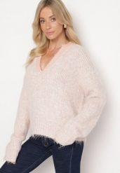 Różowy Krótki Sweter z Wełną i Głębokim Dekoltem w Serek Savalithia. Czerwone swetry Born2be, na zimę, bez wzorów, z wełny, bez ramiączek. W wyprzedaży za 135.99 zł.
