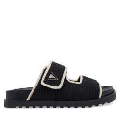 Klapki Guess. Czarne klapki Guess, z aplikacjami, bez obcasa, bez zapięcia. Za 599.99 zł.