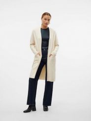 Vero Moda Kardigan "Saba" w kolorze kremowym rozmiar: S. Brązowe swetry Vero Moda, s, bez wzorów, ze splotem, bez ramiączek. Za 83.81 zł.