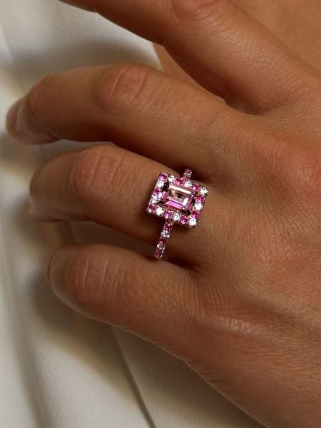 Les Petites Précieuses Pozłacany pierścionek z cyrkoniami i topazem rozmiar: 52. Różowe pierścionki Les Petites Précieuses, z cyrkonią, pozłacane. Za 293.59 zł.