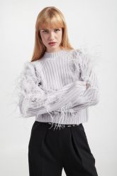 Sweter damski z piórami PATRIZIA PEPE. Swetry Patrizia Pepe, xs, bez wzorów, bez ramiączek. W wyprzedaży za 1,043.42 zł.