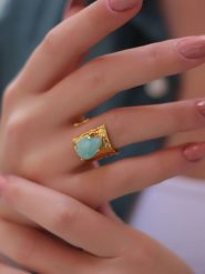 Pierres delicates Pozłacany pierścionek z amazonitem rozmiar: onesize. Niebieskie pierścionki Pierres delicates, pozłacane. Za 34.99 zł.