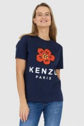 KENZO Granatowy t-shirt damski z czerwonym kwiatem. Niebieskie t-shirty Kenzo, s, bez wzorów, bez kołnierzyka, bez ramiączek. W wyprzedaży za 379.99 zł.