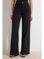 Trendyol Dżinsy - Comfort fit - w kolorze czarnym rozmiar: 36. Czarne jeansy Trendyol, bez wzorów, klasyczne, z podwyższonym stanem. Za 130.99 zł.