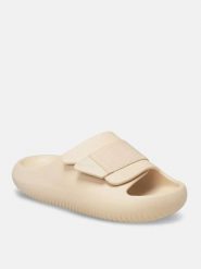 Crocs Klapki "Mellow Luxe Recovery" w kolorze beżowym rozmiar: 36/37. Brązowe klapki Crocs, bez wzorów, klasyczne, z otwartym noskiem, bez obcasa, bez zapięcia. Za 195.99 zł.