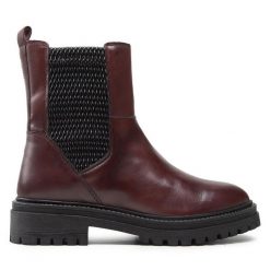 Botki Geox. Czerwone botki Geox, bez wzorów, bez obcasa, na płaskiej podeszwie, bez zapięcia. Za 549.99 zł.