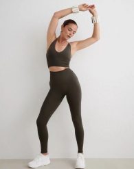 Damskie legginsy invisible scrunch, squat proof Shape Seamless zielone. Zielone legginsy AIM'N, bez wzorów, z dzianiny, długie. Za 304.00 zł.