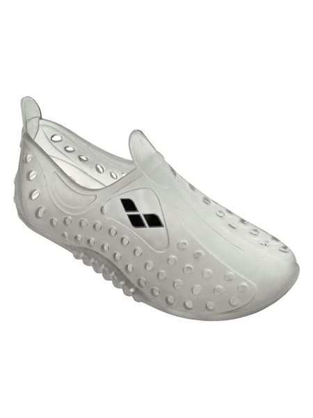 Arena Buty kąpielowe w kolorze białym rozmiar: 42. Białe buty treningowe Arena, bez wzorów, bez zapięcia, outdoorowe. Za 39.40 zł.