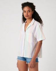 KOSZULA DAMSKA WRANGLER CUBAN SHIRT PASTEL VIOLET W5R36SP26 112130307. Koszule Wrangler, s, bez wzorów, bez kołnierzyka, bez ramiączek. Za 129.99 zł.