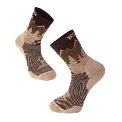 Skarpety trekkingowe z wełny z motywem Koziorożca w kolorze alpejskiego. Brązowe skarpetki sportowe TRY TO FLY, bez wzorów, z wełny, trekkingowe. W wyprzedaży za 83.39 zł.