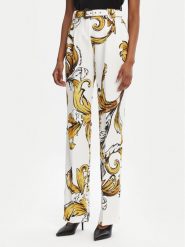 Versace Jeans Couture Spodnie materiałowe 78HAA111 Biały Straight Fit. Białe spodnie materiałowe Versace Jeans Couture, bez wzorów, z jeansu. Za 1,209.00 zł.