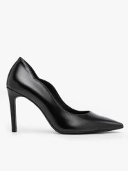 Czarne czółenka ze skóry licowej na szpilce. Czarne czółenka Ryłko, bez wzorów, z gumy, eleganckie, bez obcasa, na szpilce, bez zapięcia. Za 399.99 zł.