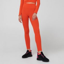 Legginsy prążkowane - Pomarańczowy. Brązowe legginsy Sinsay, bez wzorów, prążkowane. W wyprzedaży za 39.99 zł.