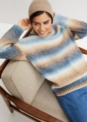 Sweter w cieniowanym kolorze, z domieszką wełny. Czerwone swetry bonprix, bez wzorów, z wełny, bez ramiączek. Za 124.99 zł.