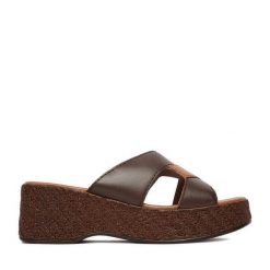 Klapki Lasocki. Brązowe klapki Lasocki, bez wzorów, bez obcasa, bez zapięcia. Za 179.99 zł.