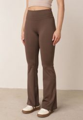 Brązowe Legginsy o Kroju Dzwonów z Wysokim Stanem i Modelującym Marszczeniem Pronone. Brązowe legginsy Born2be, bez wzorów, z jeansu, eleganckie, krótkie. Za 69.99 zł.