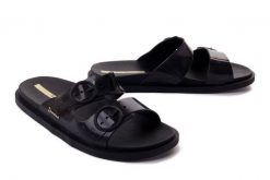 IPANEMA Follow Fem 26877 black, klapki damskie. Czarne klapki Ipanema, bez wzorów, bez obcasa, bez zapięcia. Za 139.90 zł.