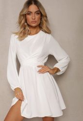 Biała Sukienka Rozkloszowana z Gumką w Pasie Thelo. Białe sukienki Renee, m, bez wzorów, z tkaniny, eleganckie, bez kołnierzyka, bez ramiączek, mini, kopertowe. W wyprzedaży za 62.99 zł.