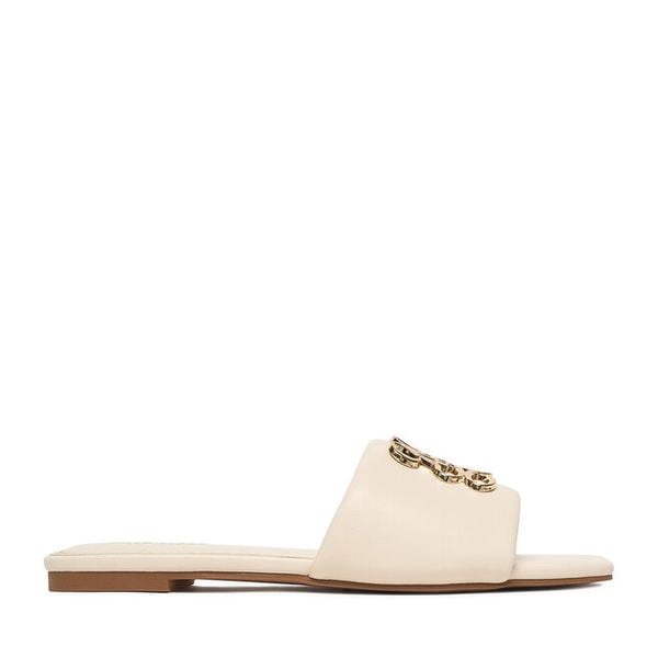 Klapki Nine West. Białe klapki Nine West, bez wzorów, bez obcasa, bez zapięcia. Za 169.99 zł.