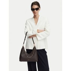 Torebka Calvin Klein. Brązowe torebki klasyczne Calvin Klein, bez wzorów, klasyczne, bez dodatków. Za 512.99 zł.