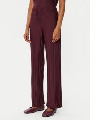 Gina Tricot Spodnie materiałowe 23460 Bordowy Regular Fit. Czerwone spodnie materiałowe Gina Tricot, bez wzorów, z materiału. Za 89.99 zł.
