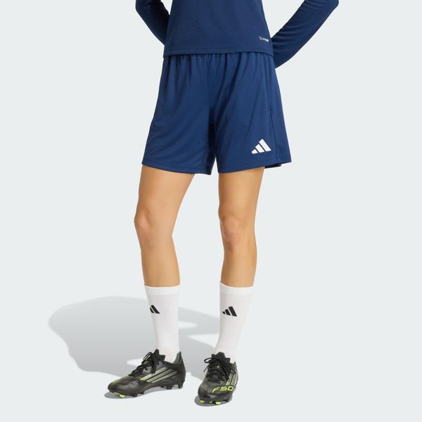 Szorty treningowe Entrada26. Białe szorty sportowe adidas, bez wzorów, z materiału, z standardowym stanem, do piłki nożnej, climacool (adidas). Za 99.95 zł.