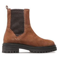 Botki Geox. Brązowe botki Geox, bez wzorów, bez obcasa, na płaskiej podeszwie, bez zapięcia. Za 299.99 zł.
