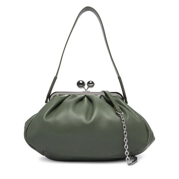 Torebka Weekend Max Mara. Zielone kopertówki Weekend Max Mara, bez wzorów, wizytowe, bez dodatków. Za 1,839.00 zł.