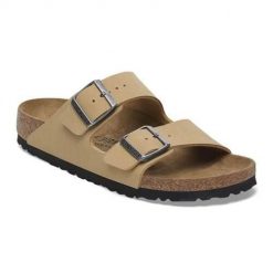 Klapki damskie Birkenstock Arizona. Brązowe klapki Birkenstock, bez wzorów, z materiału, bez obcasa, bez zapięcia. Za 577.00 zł.