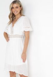 Biała Rozkloszowana Sukienka Mini z Koronkowymi Wstawkami i Gumkami w Pasie Jolen. Białe sukienki Born2be, na imprezę, m, bez wzorów, z koronki, bez kołnierzyka, bez ramiączek, mini, rozkloszowane. W wyprzedaży za 118.99 zł.