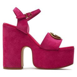 Sandały Guess. Czarne sandały Guess, z aplikacjami, bez obcasa, na szpilce, bez zapięcia. Za 639.99 zł.