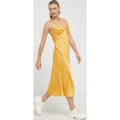 Abercrombie & Fitch sukienka kolor pomarańczowy midi prosta. Brązowe sukienki Abercrombie & Fitch, na co dzień, l, bez wzorów, z tkaniny, bez kołnierzyka, bez ramiączek, midi, proste. W wyprzedaży za 309.99 zł.