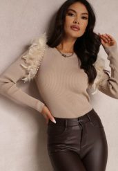 Beżowy Sweter z Piórami i Koralikami Kaese. Brązowe swetry Renee, s, z aplikacjami, z dzianiny, casualowe, bez ramiączek. W wyprzedaży za 103.99 zł.