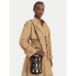 Torebka Coccinelle. Czarne torebki klasyczne Coccinelle, bez wzorów, bez dodatków. Za 1,599.99 zł.