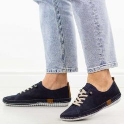 Granatowe skórzane półbuty damskie T.Sokolski 2948. Niebieskie półbuty wsuwane Sokolski, na jesień, bez wzorów, z jeansu, casualowe, z okrągłym noskiem, bez obcasa, na płaskiej podeszwie. Za 299.00 zł.