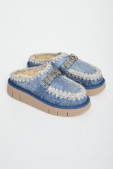 Klapki damskie skórzane mule MOU. Klapki Mou, bez wzorów, bez obcasa, bez zapięcia. Za 1,149.00 zł.