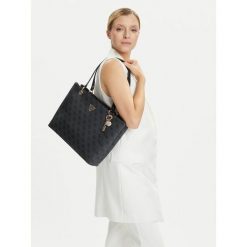 Torebka Guess. Białe torebki klasyczne Guess, z aplikacjami, klasyczne, bez dodatków. Za 544.99 zł.
